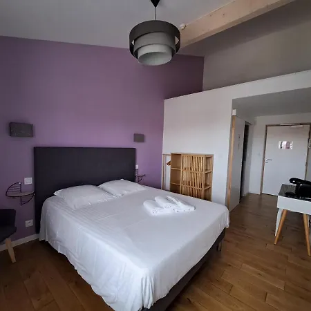 ホテル L'auberge Canaulaise *